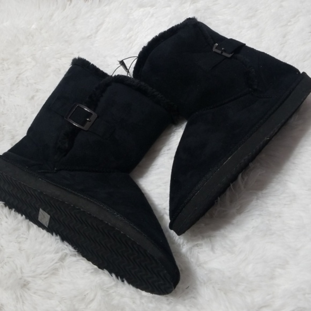 L 8/9 Women's fuzzy boots
